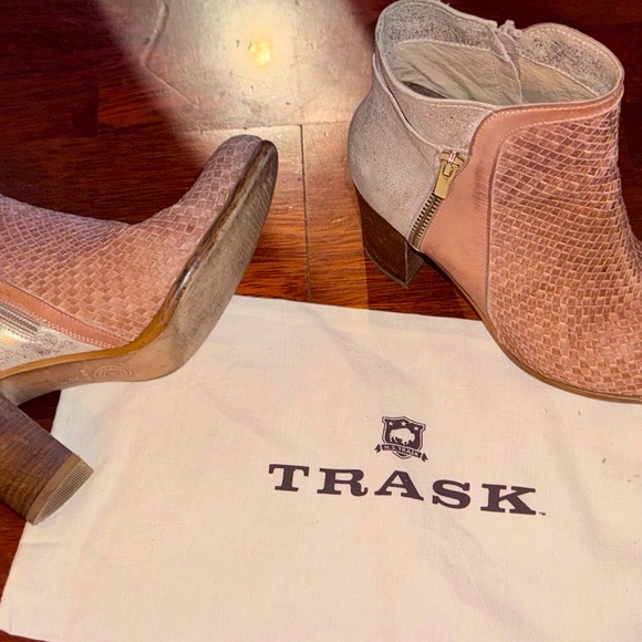 TRASK leather metallic silver zip ankle boots women’s size 38 7 - Picture 3 of 15